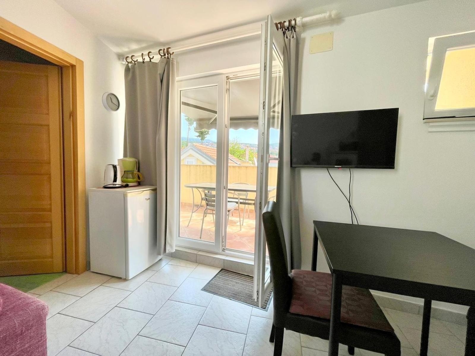 Apartmani Mauro Sa Terasom Crikvenica Exterior foto